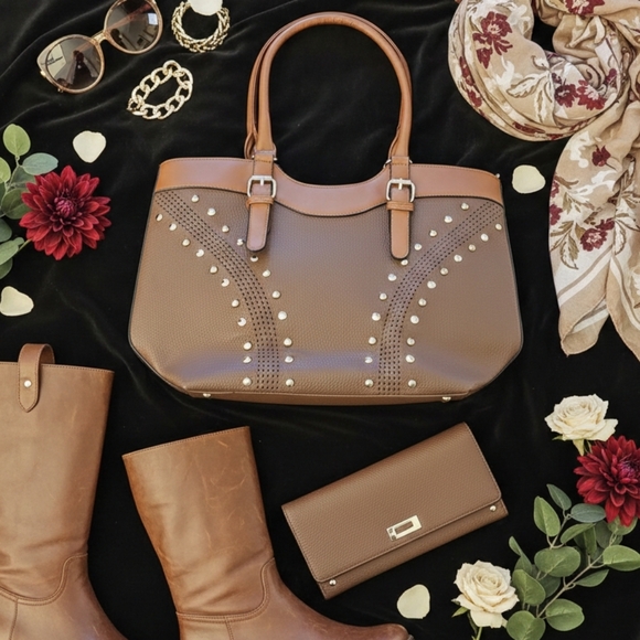 Shoulder Bag - Picture 16 of 16